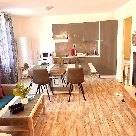 Apartment Charmant Logement
